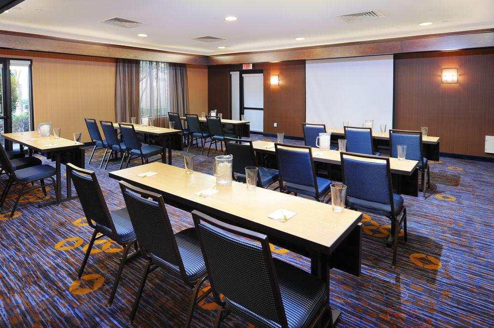 Courtyard By Marriott Dallas Plano In Legacy Park Bagian luar foto