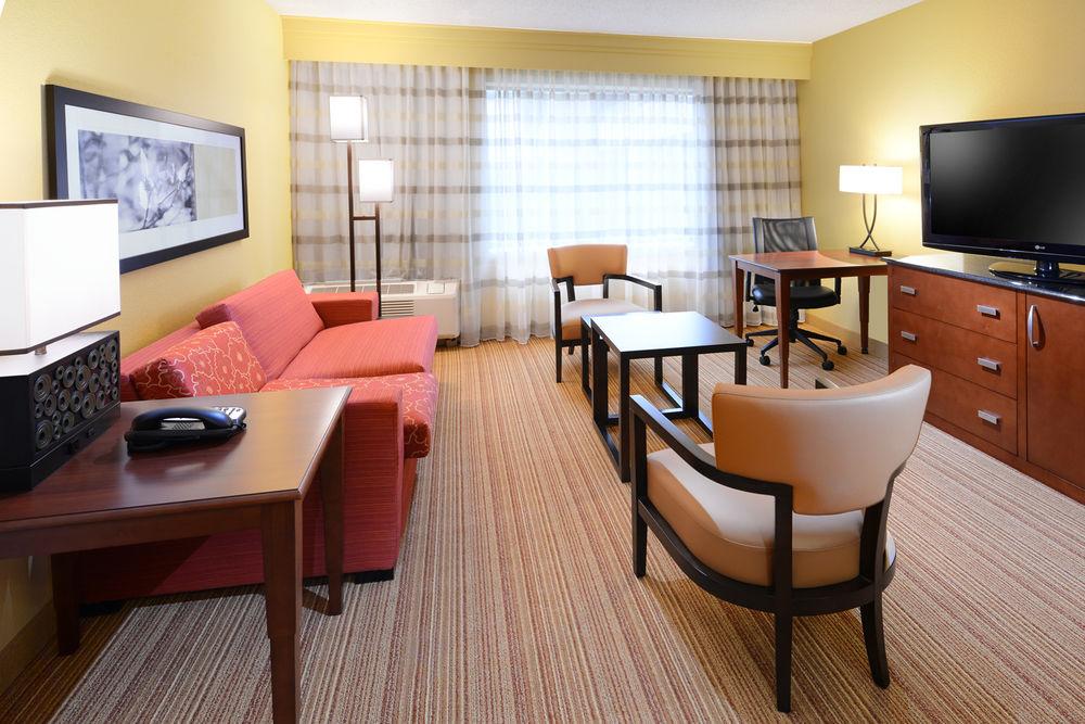 Courtyard By Marriott Dallas Plano In Legacy Park Bagian luar foto