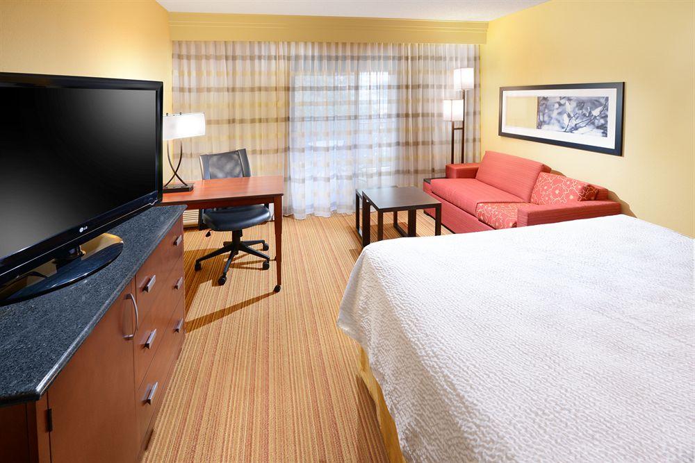 Courtyard By Marriott Dallas Plano In Legacy Park Bagian luar foto