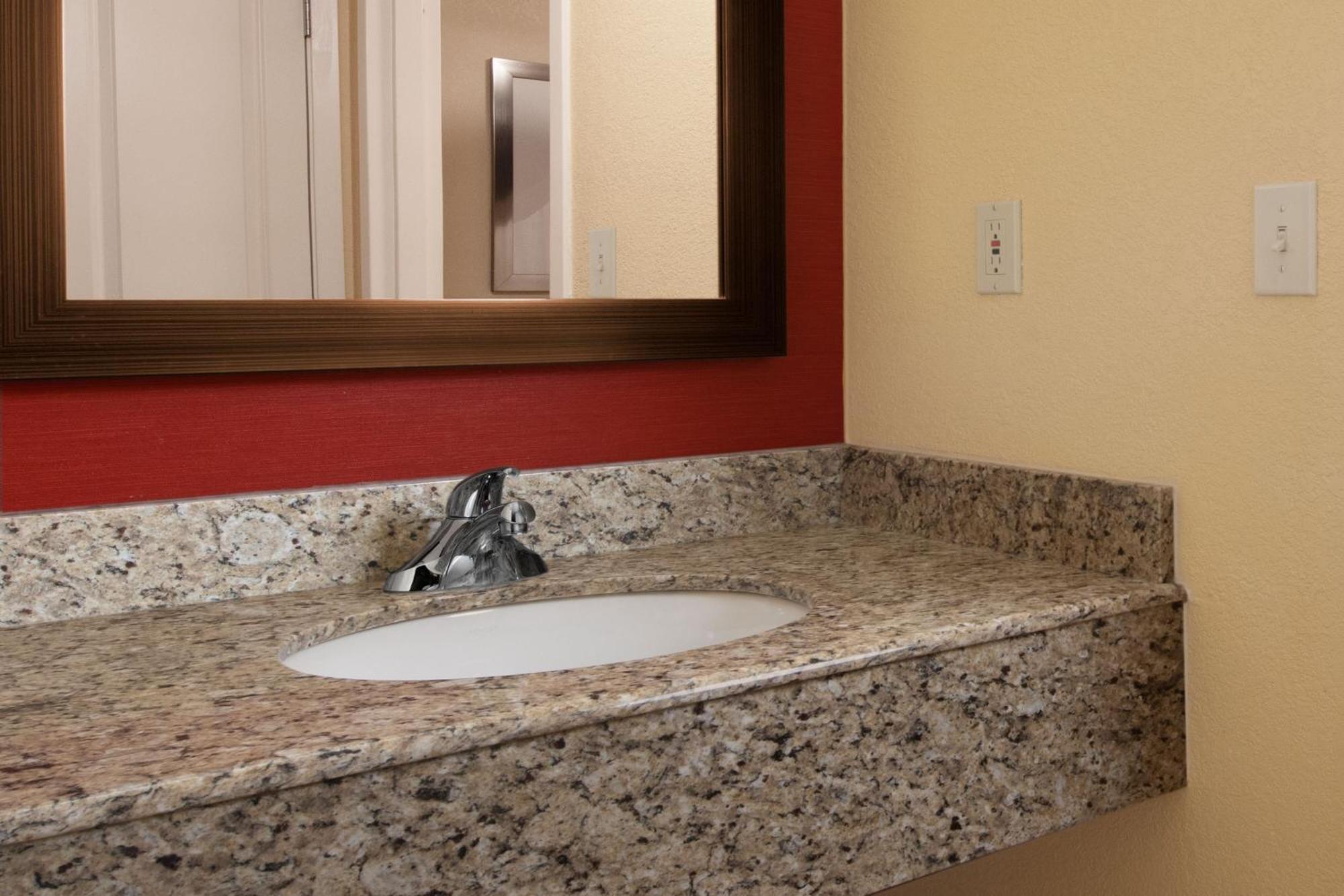 Courtyard By Marriott Dallas Plano In Legacy Park Bagian luar foto