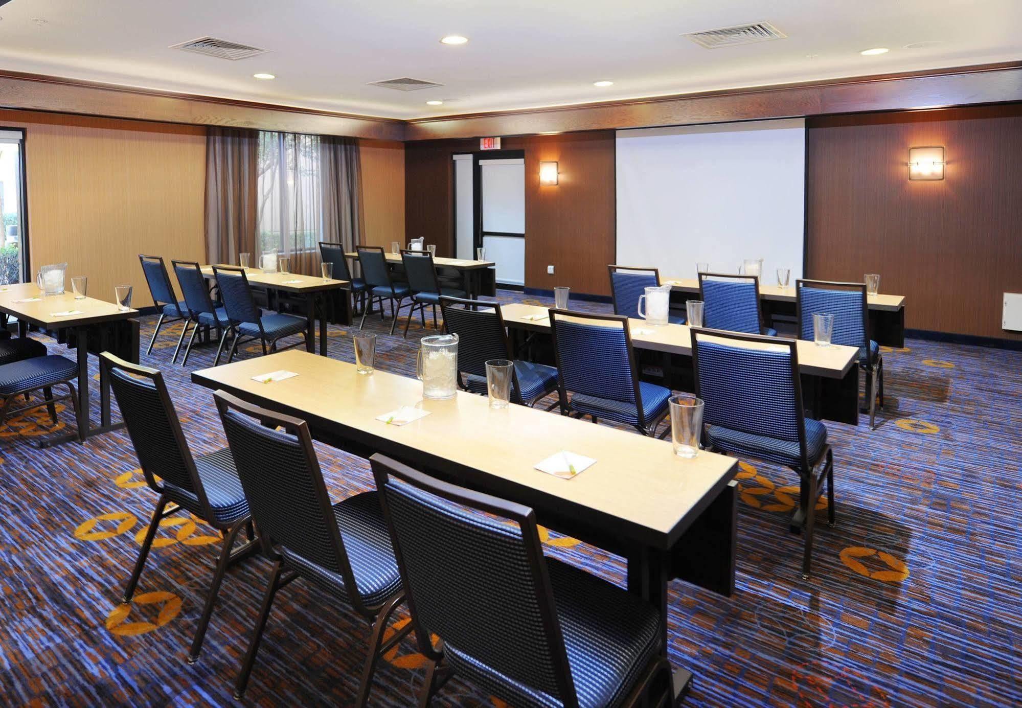 Courtyard By Marriott Dallas Plano In Legacy Park Bagian luar foto